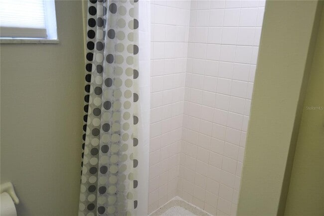 Building Photo - 284 Woodlake Wynde