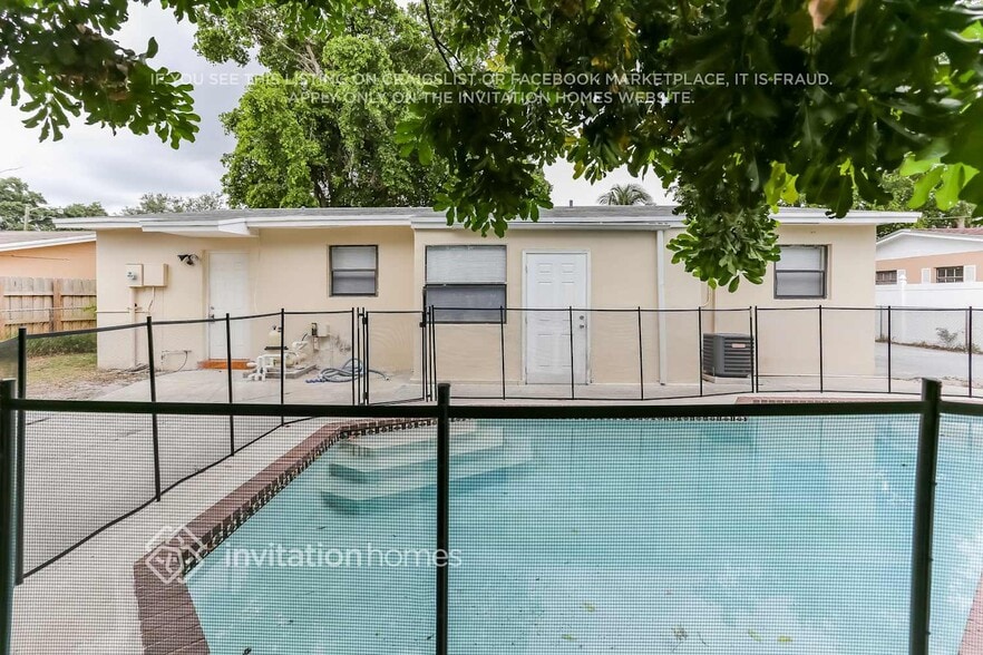 Building Photo - 241 N 69th Ave