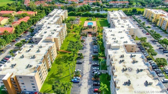 Building Photo - 6950 Miami Gardens Dr