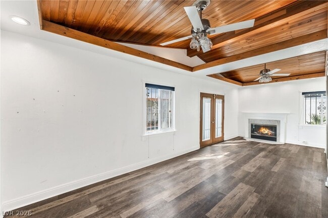 Building Photo - 1828 Hassett Ave