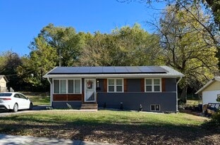 Building Photo - 3621 Kensington Ave