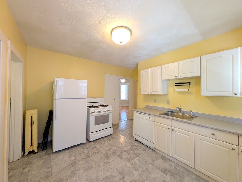 Primary Photo - 79 Conwell Ave