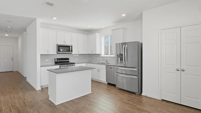 Building Photo - 1625 Brimhurst Dr