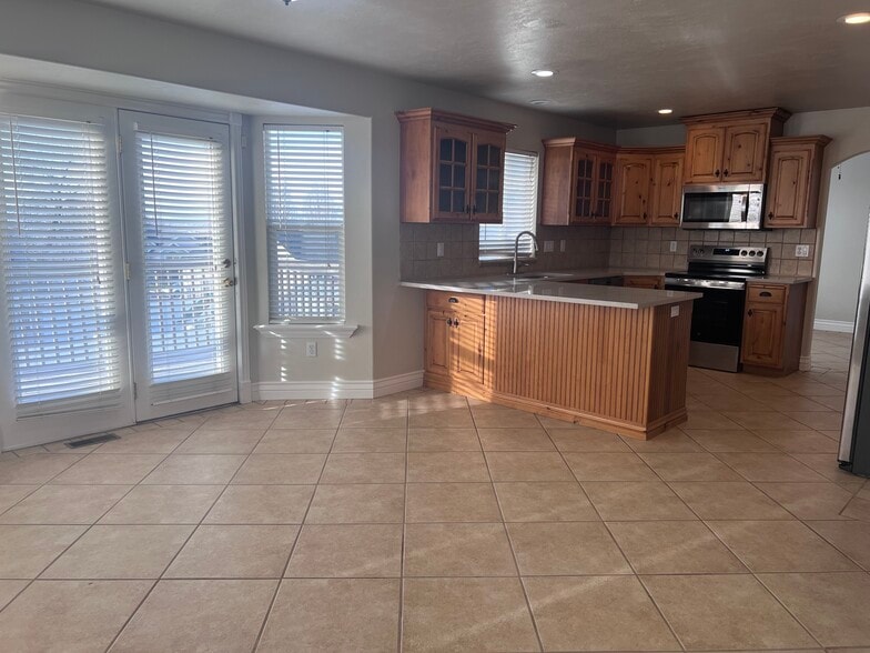 Building Photo - 2526 Dalton Dr