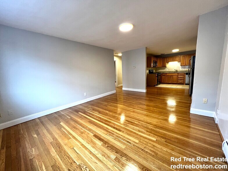 Building Photo - 62 Parkman St