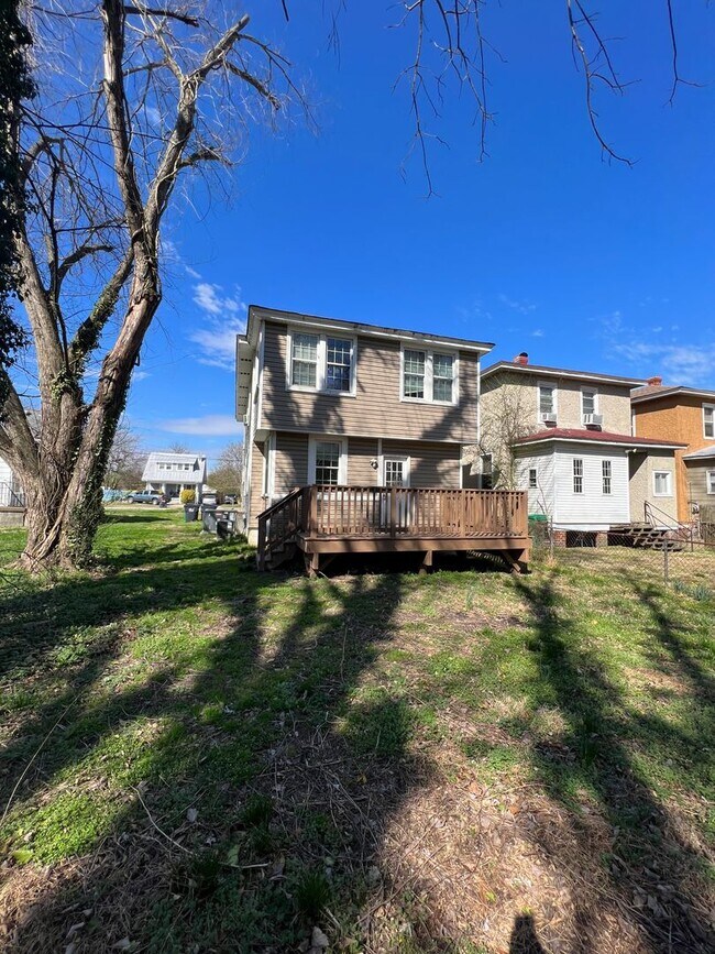 Building Photo - 119 Lee Avenue