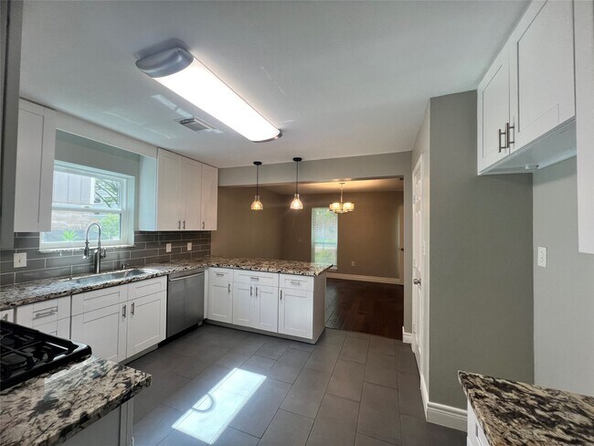 Building Photo - 15126 Turkey Creek Dr
