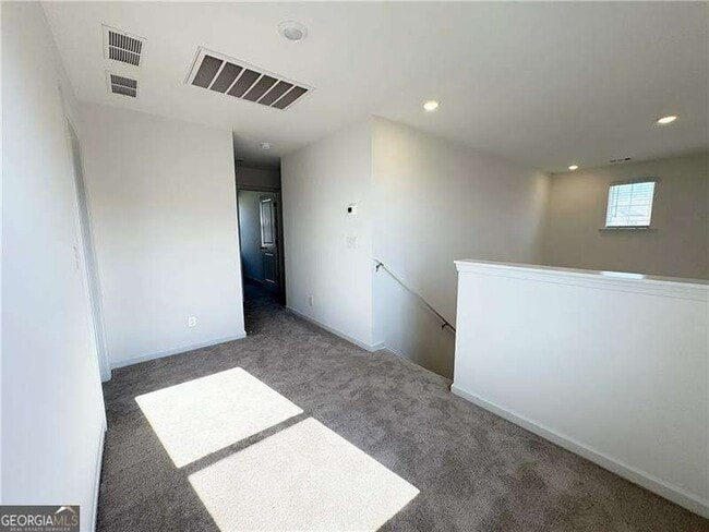 Building Photo - 220 Hickory Rdg Trl