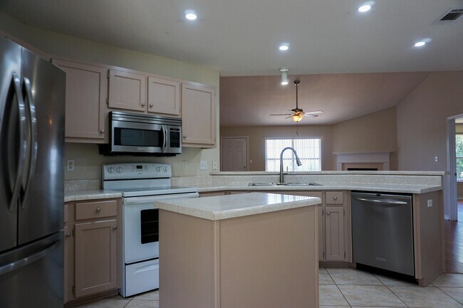 Building Photo - 5128 Whitehurst Ln
