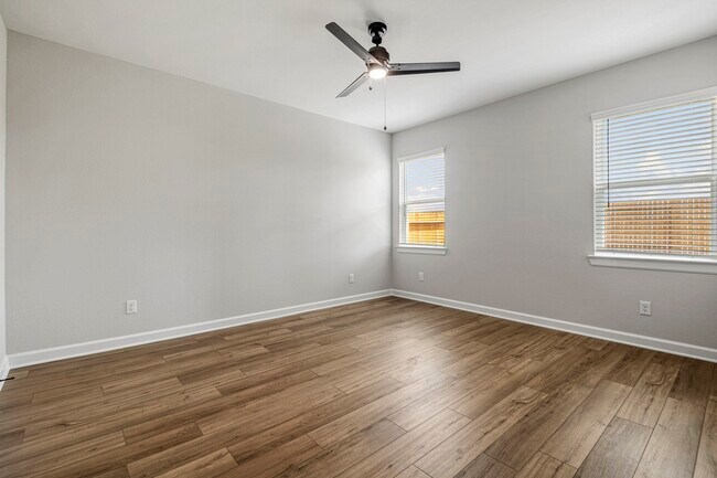 Building Photo - 15683 Honey Cv Dr