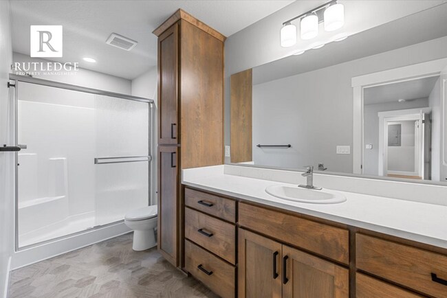 Building Photo - Newly Built 3 Bed/2 Bath Home in East Medford!