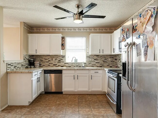 Building Photo - 1435 Greenbrook Dr