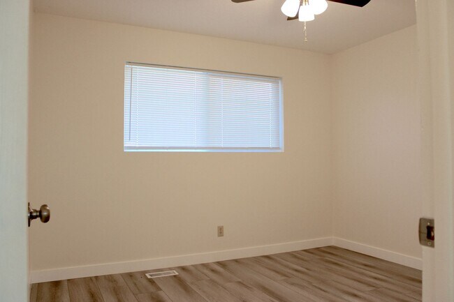 Building Photo - Newly Renovated 3 Bedroom, 1 Bath Duplex – in Lehi!