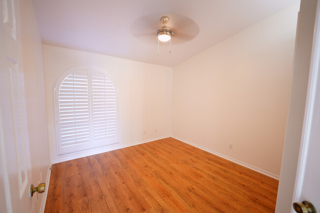 Building Photo - 828 Belville Blvd