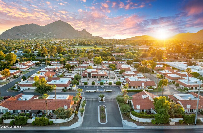 Building Photo - 5822 N Scottsdale Rd