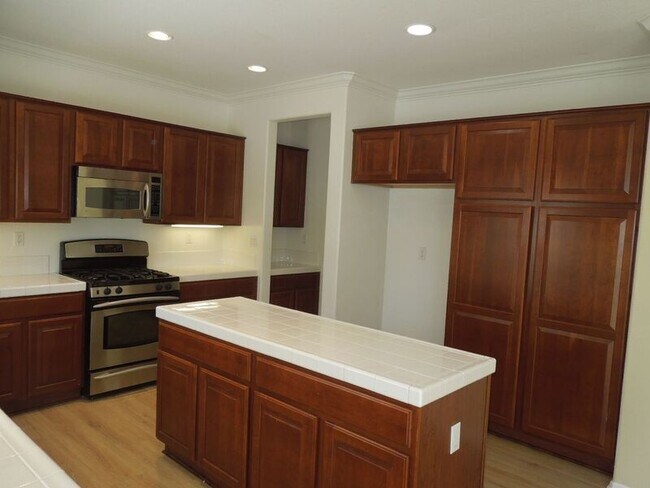 Building Photo - 39288 Half Moon Cir