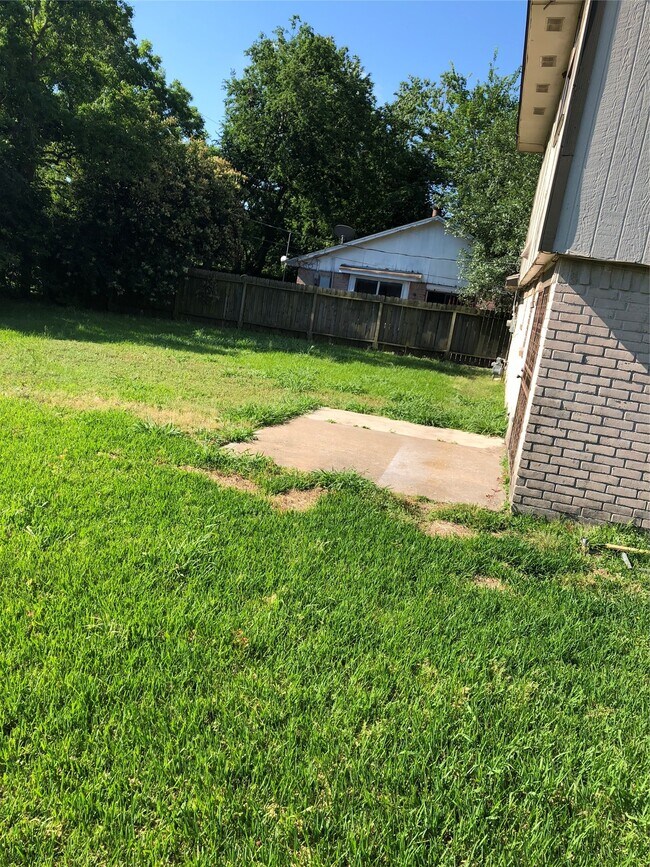 Building Photo - 15403 Bow Ln