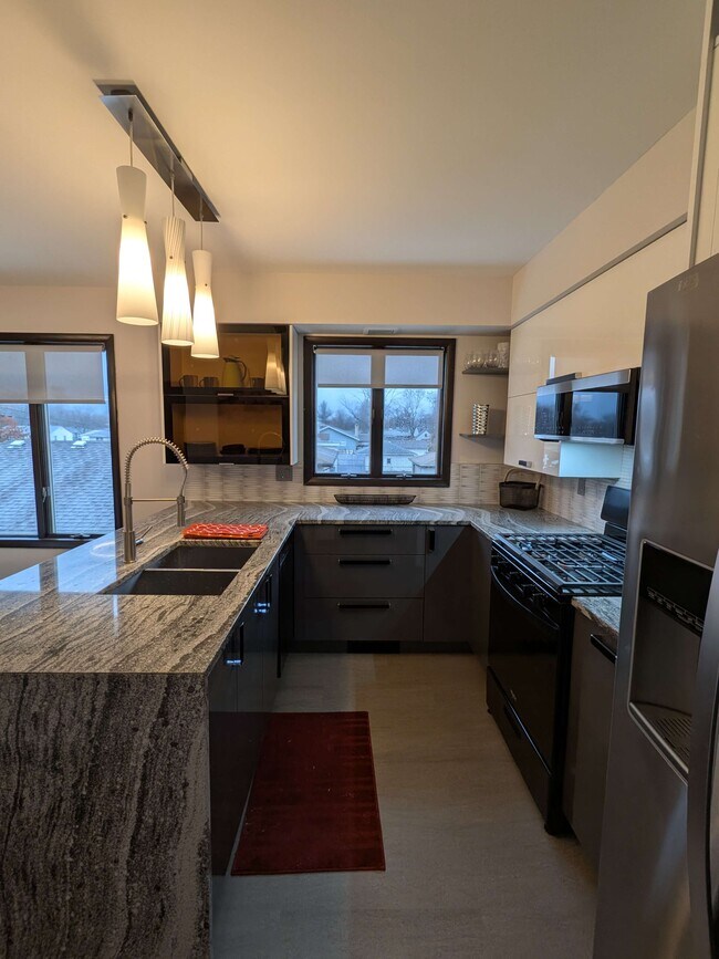 Building Photo - 8906 Erie St