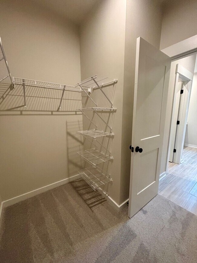 Building Photo - Beautiful, New Construction Townhouse in G...