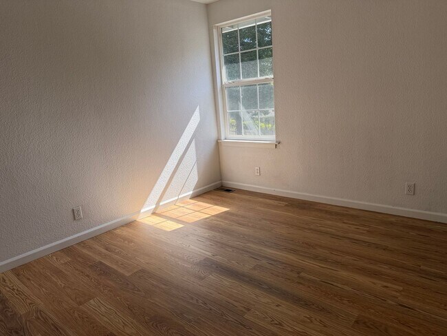 Building Photo - Sunny Cutten House Tier 1