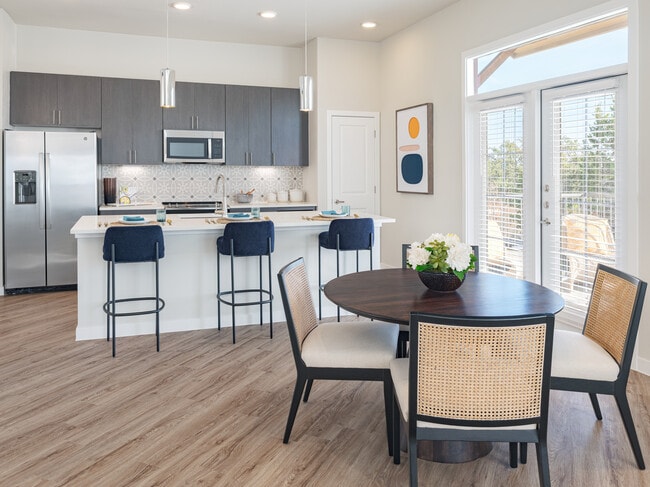 Building Photo - Avalon Townhomes at Bee Cave