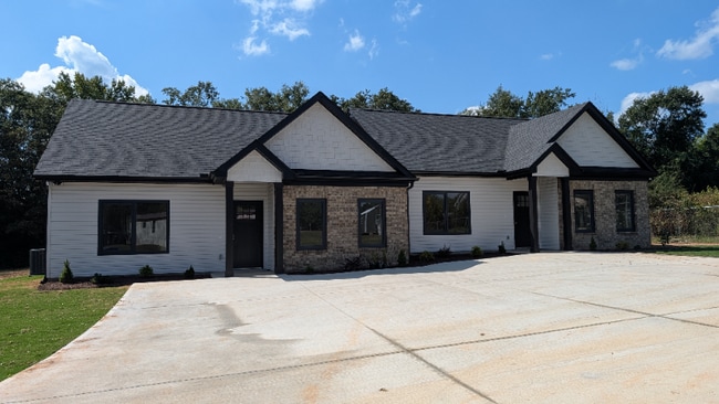 Building Photo - 115 Anile St