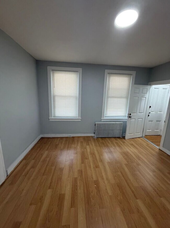 Building Photo - 25 S 9th St