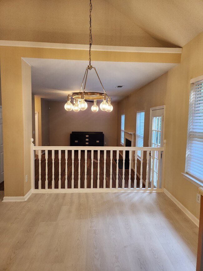 Eat in kitchen / Family Room - 1025 Winding Brook Way