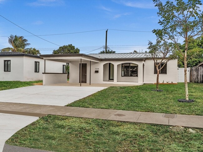 Building Photo - 5408 NE 3rd Ter