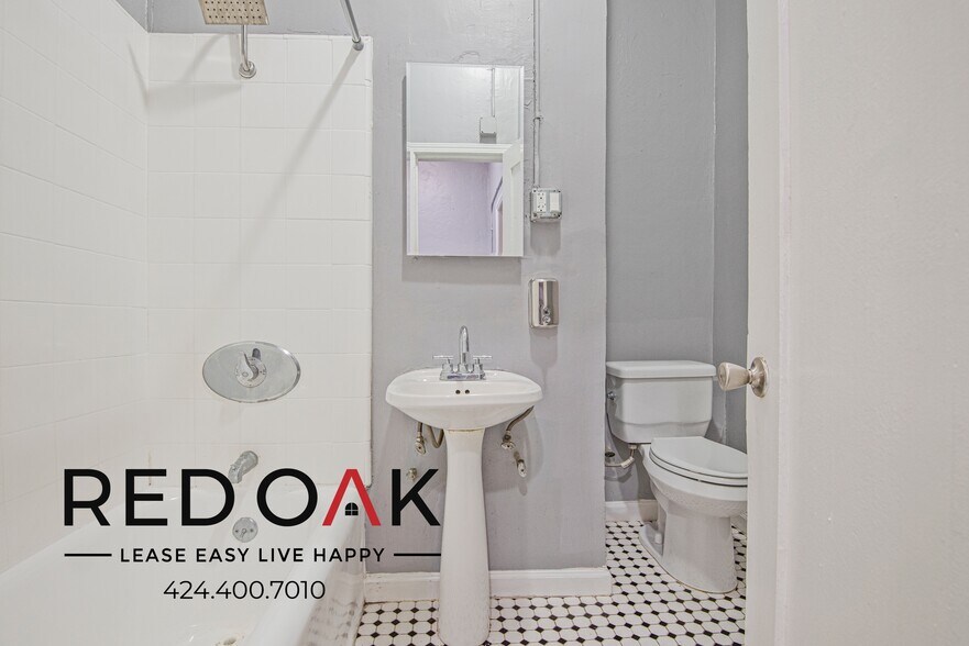 Building Photo - 854 S Oxford Ave