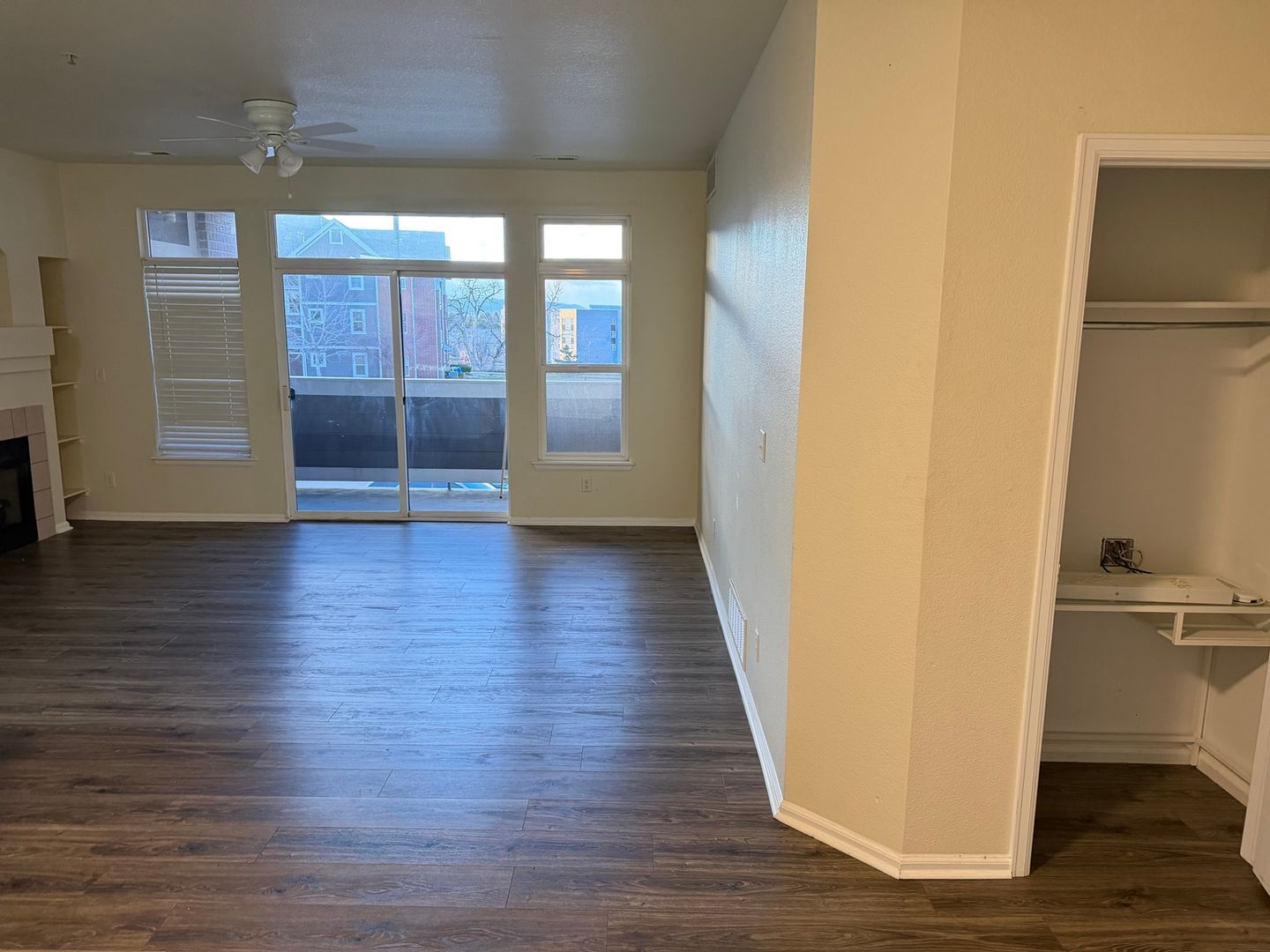 Building Photo - 14343 E 1st Dr