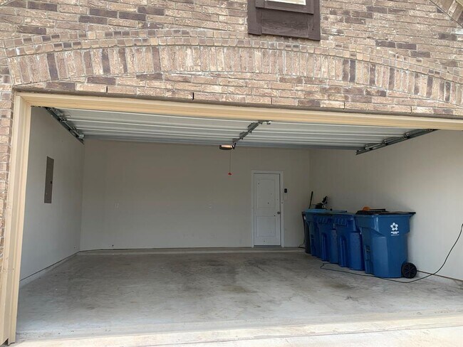 Building Photo - 170 Brazil Dr