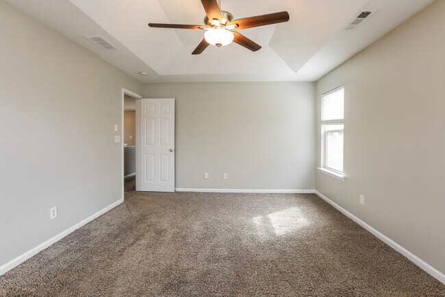 Building Photo - 153 Paxton Pl