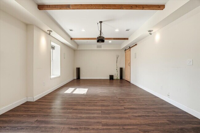 Building Photo - "Spacious 5-Bed Retreat with Wet Bar, Movie Room & Finished Basement in Kennesaw!"