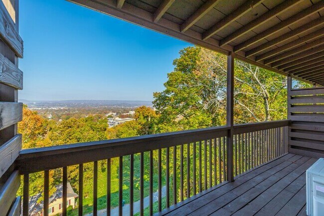 Building Photo - 73 Shallowford Rd