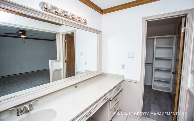 Building Photo - 5504 73rd St