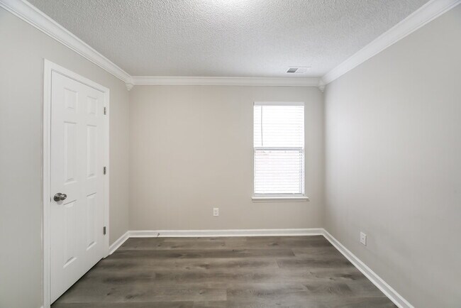 Building Photo - 9886 Stage Run Dr