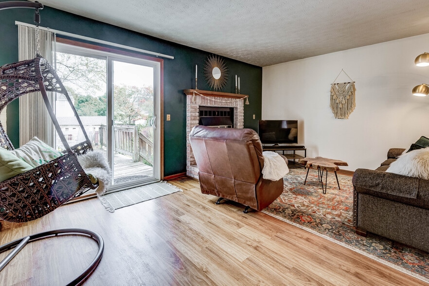 Building Photo - 6524 Blossomwood Cir NE