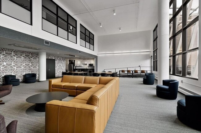 Building Photo - 401 N 2nd St