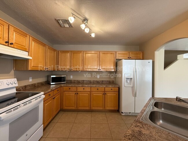 Building Photo - 8 N 226th Cir