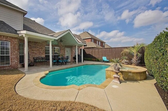 Building Photo - 10118 St Georges Dr