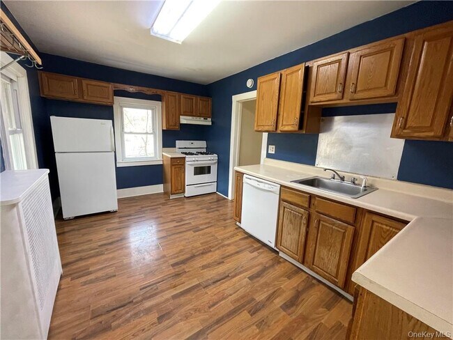 Building Photo - 10 Murray Ave