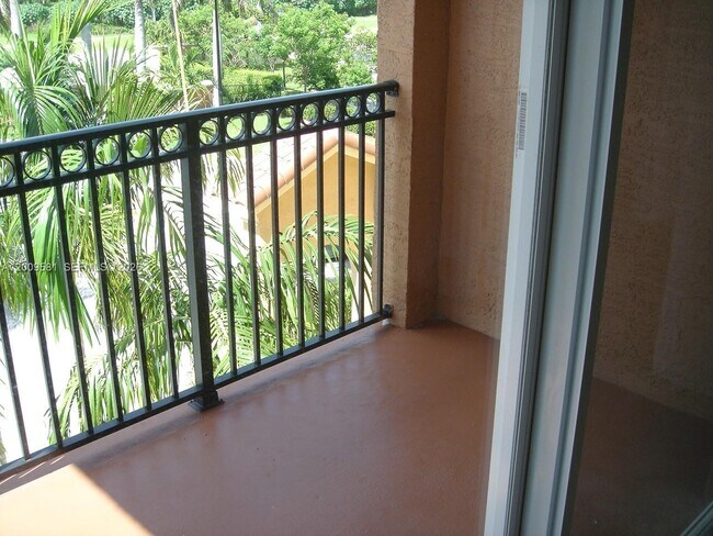 Building Photo - 4404 SW 160th Ave