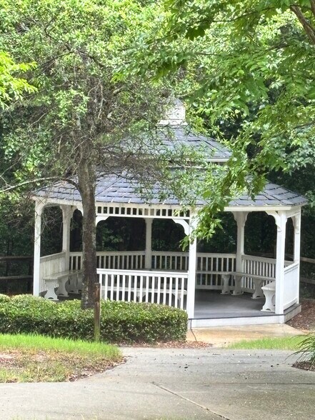 Gazebos - 108 Mangum Cir
