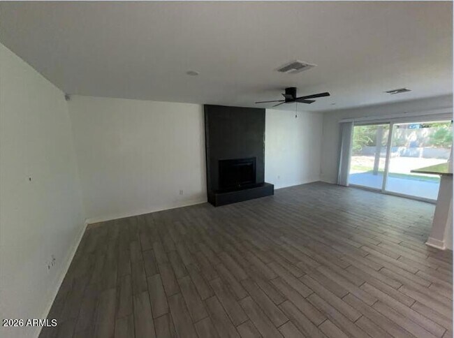 Building Photo - 6110 E Blanche Dr