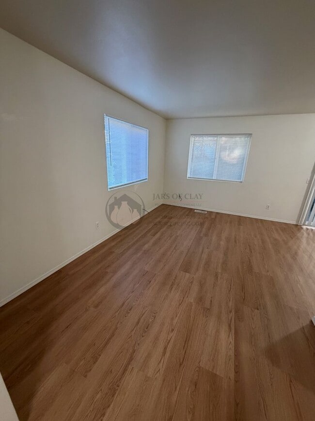 Building Photo - Charter Triplex #2023-LL723