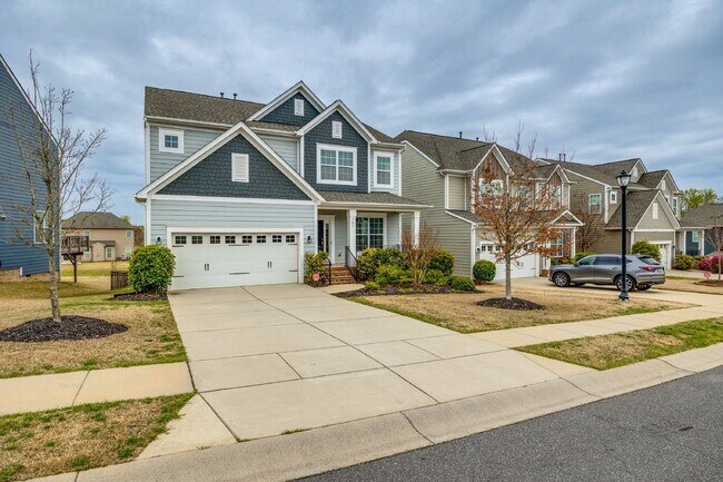 Building Photo - "Spacious 4-Bedroom Retreat with 3 Full Ba...