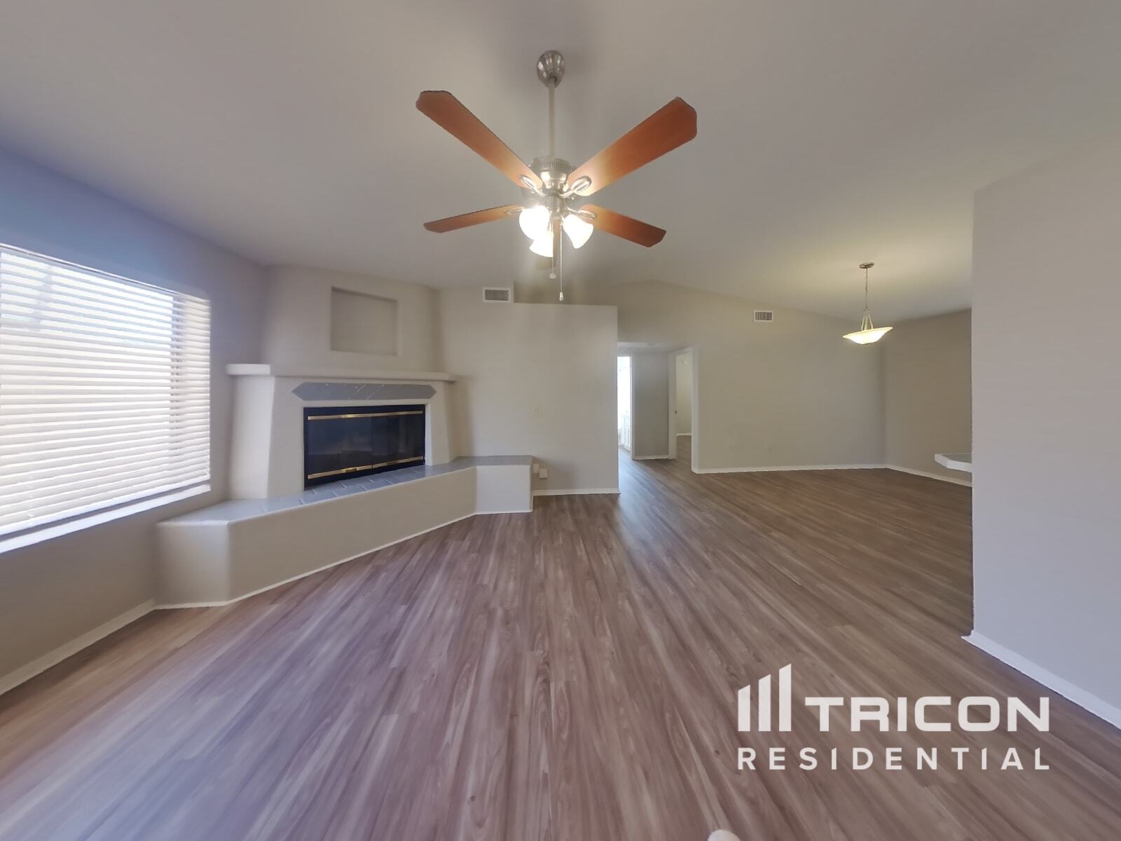 Building Photo - 6309 E Ivyglen St