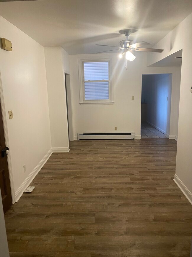 Building Photo - 81 S 11th St