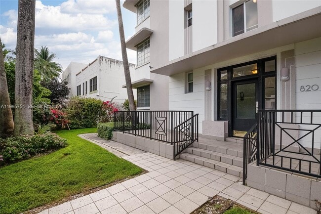 Building Photo - 820 Euclid Ave